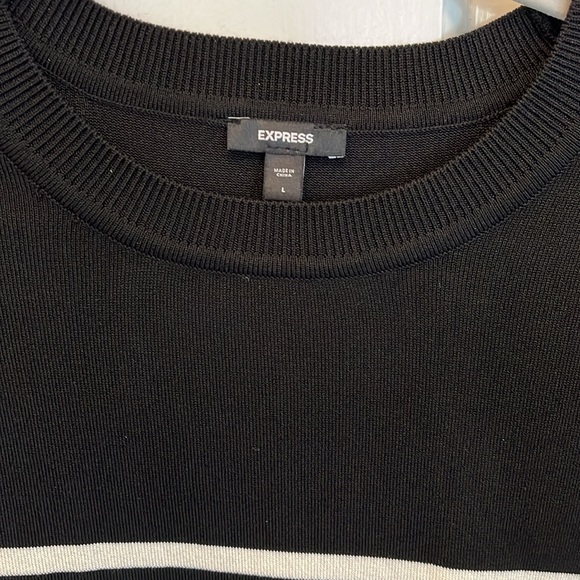 EXPRESS - Picture 2 of 5